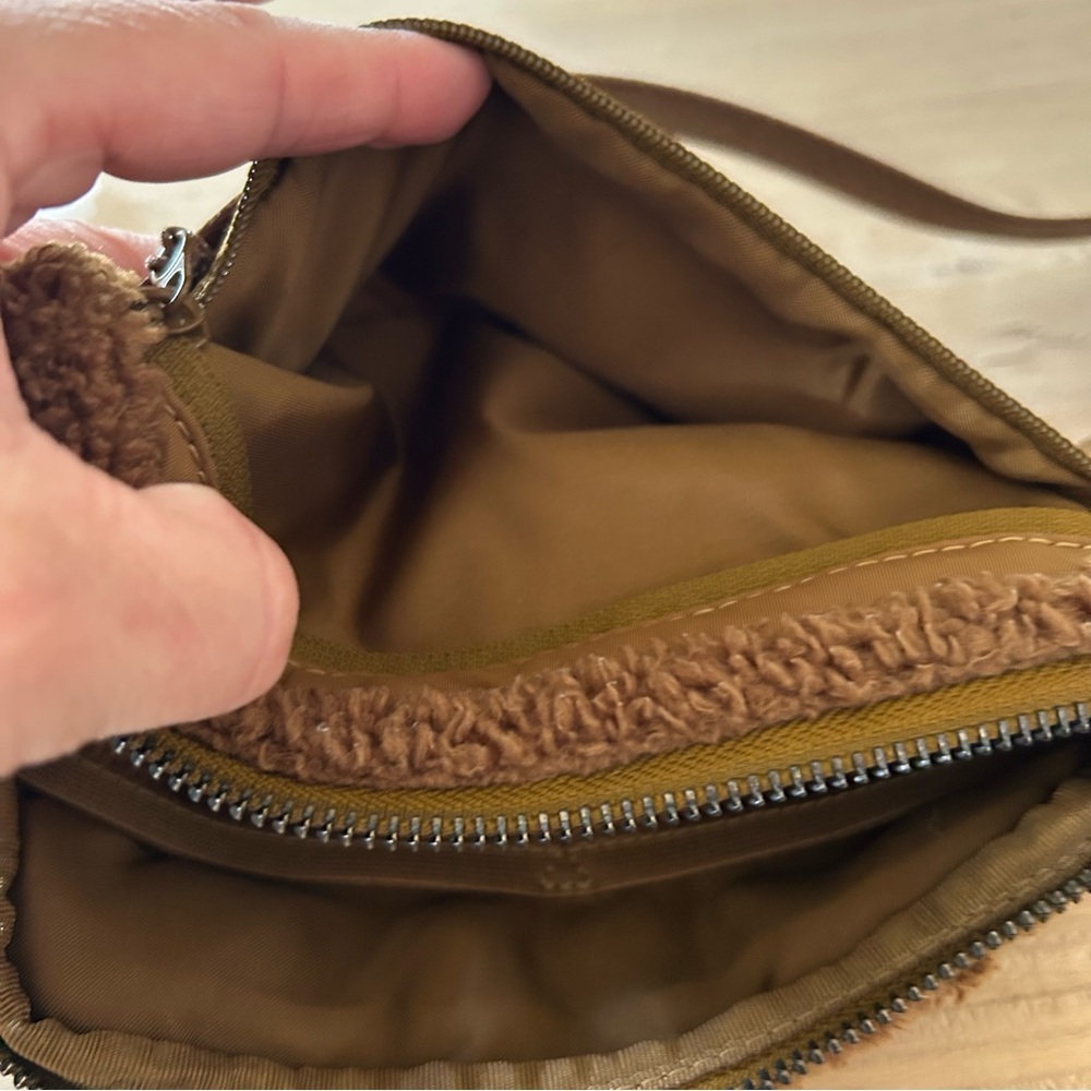 Lululemon Brown Sherpa Pouch - Picture 7 of 8